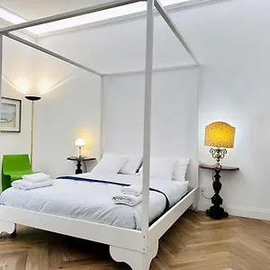 Buonami , Milano Italia